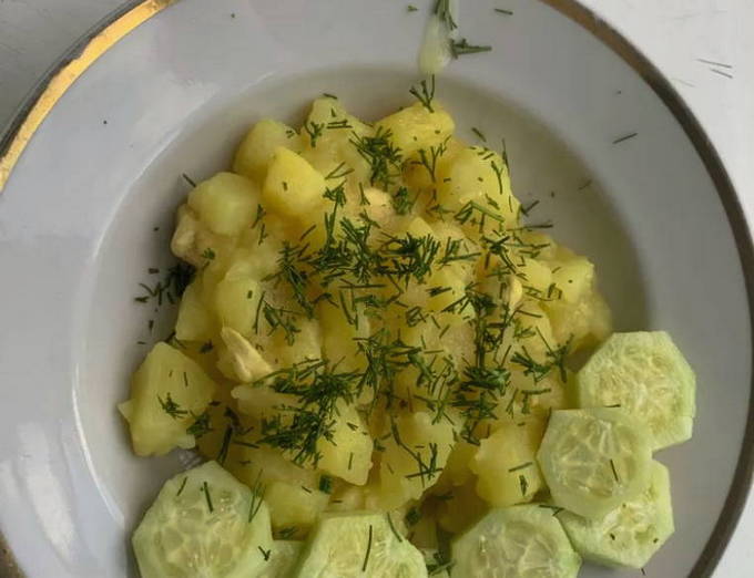 Тушеная картошка с куриной грудкой Тушеная картошка с куриной грудкой
