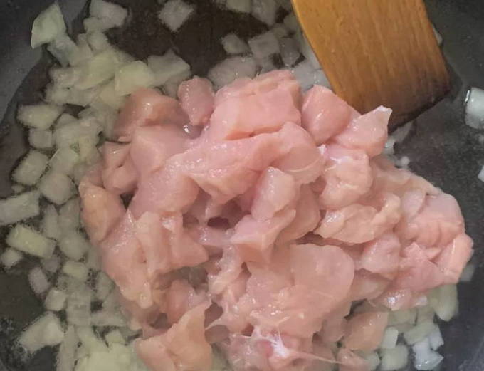 Тушеная картошка с куриной грудкой Тушеная картошка с куриной грудкой