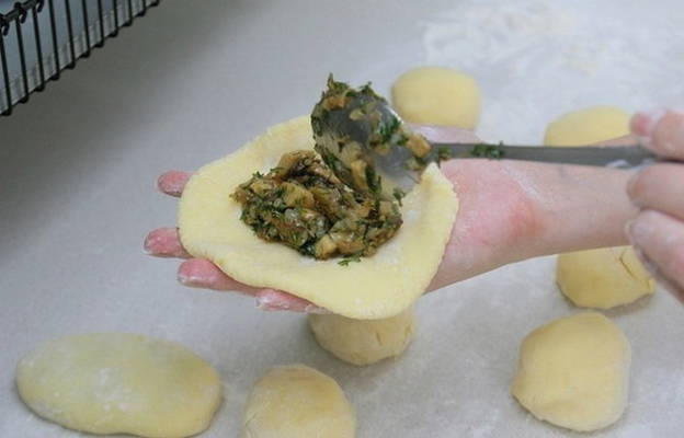 Жареные пирожки с грибами Жареные пирожки с грибами