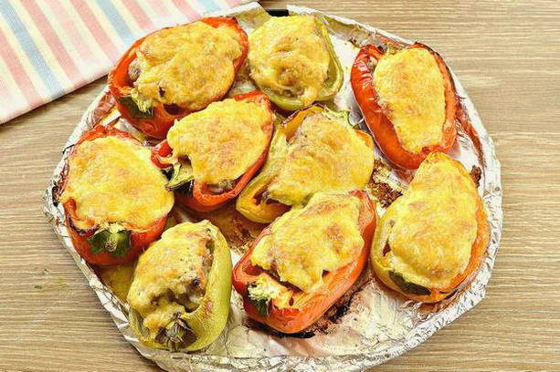 Фаршированные перцы с сыром Фаршированные перцы с сыром