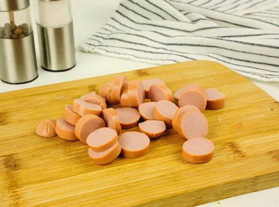 Тушеная картошка с сосисками Тушеная картошка с сосисками