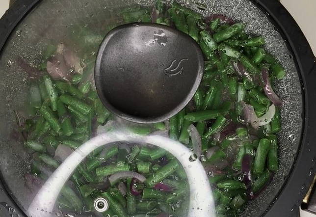 Стручковая фасоль с яйцом Стручковая фасоль с яйцом