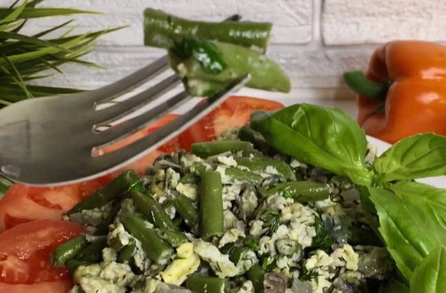 Стручковая фасоль с яйцом Стручковая фасоль с яйцом