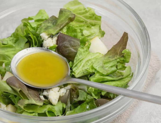 Салат с горгонзолой и грушей Салат с горгонзолой и грушей