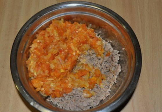 Каннеллони с фаршем в соусе бешамель в духовке Каннеллони с фаршем в соусе бешамель в духовке