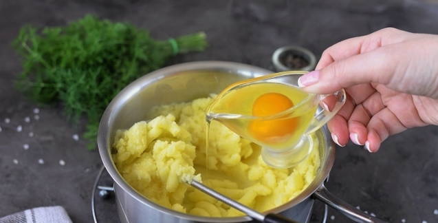 Картофельное пюре с яйцом Картофельное пюре с яйцом