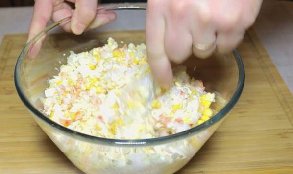 Салат с камчатским крабом Салат с камчатским крабом