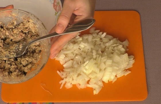 Пирог с сайрой и картошкой Пирог с сайрой и картошкой