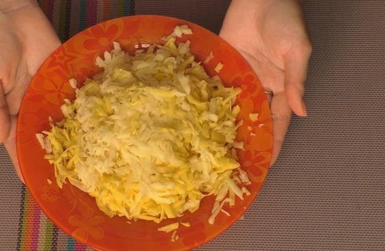 Пирог с сайрой и картошкой Пирог с сайрой и картошкой