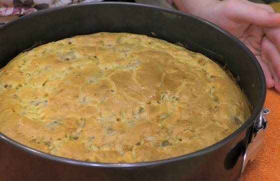 Пирог с сайрой и картошкой Пирог с сайрой и картошкой