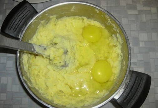 Картофельное пюре с яйцом и молоком Картофельное пюре с яйцом и молоком