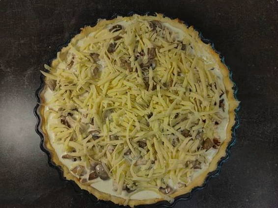 Киш с курицей и грибами и сыром Киш с курицей и грибами и сыром