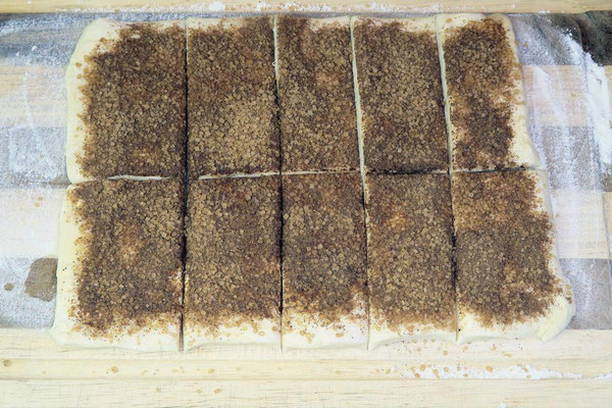 Печенье из слоеного теста с сахаром