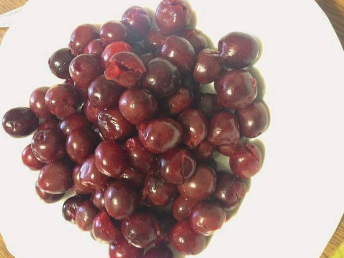 Булочки с вишней