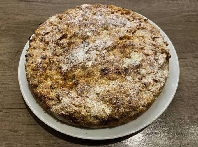 Пирог «Три стакана» с яблоками и молоком
