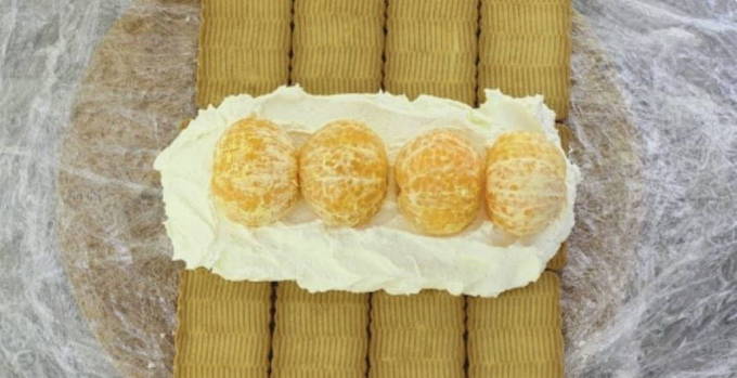 Торт «Домик» из печенья и творога Торт «Домик» из печенья и творога