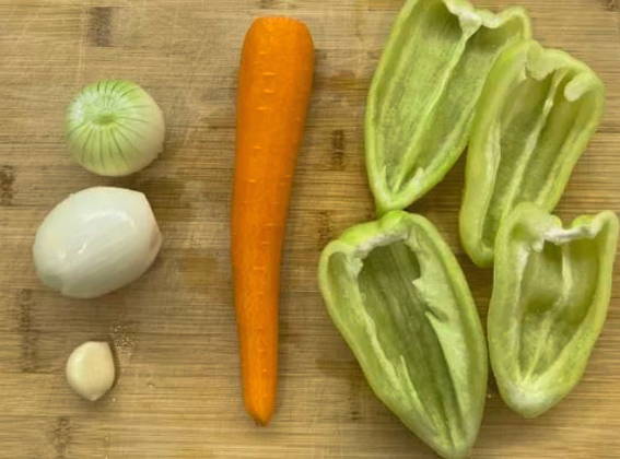 Вок с курицей и рисом Вок с курицей и рисом