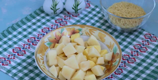 Суп с мясом, вермишелью и картошкой Суп с мясом, вермишелью и картошкой