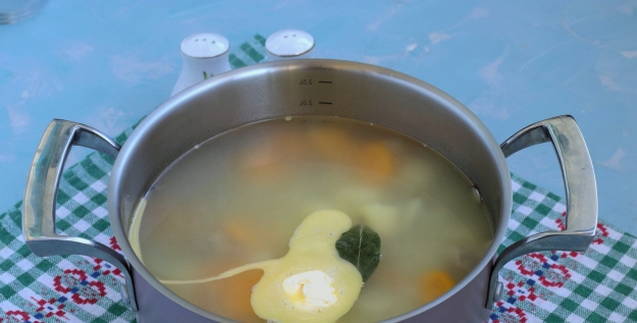 Суп с мясом, вермишелью и картошкой Суп с мясом, вермишелью и картошкой