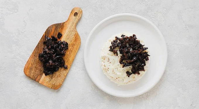 Салат «Черепашка» с курицей, грецкими орехами и яблоками