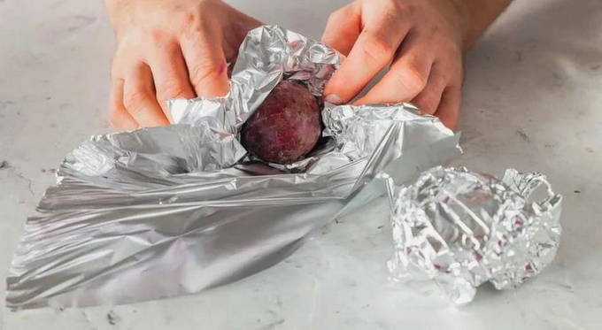Салат из вареной свеклы с черносливом