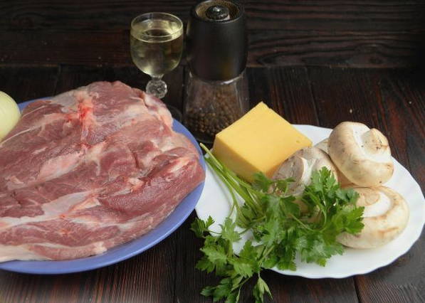 Мясной рулет из свинины в духовке