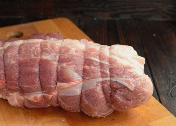 Мясной рулет из свинины в духовке