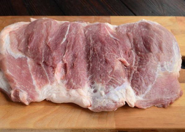 Мясной рулет из свинины в духовке