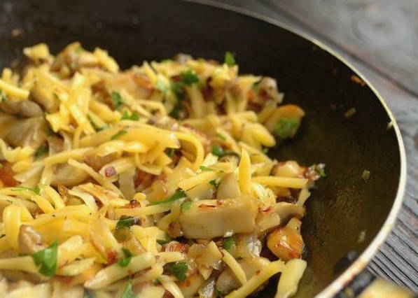 Мясной рулет из свинины в духовке