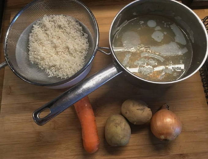 Рисовый суп на курином бульоне Рисовый суп на курином бульоне