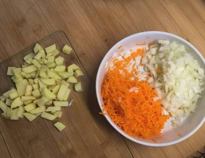 Рисовый суп на курином бульоне Рисовый суп на курином бульоне