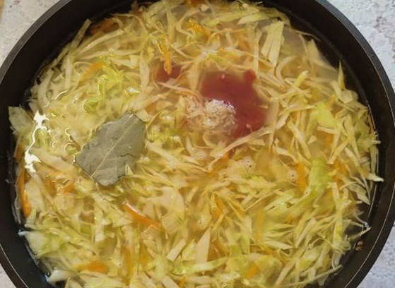 Тушеная капуста с рисом на сковороде Тушеная капуста с рисом на сковороде