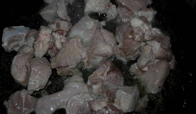 Азу из свинины с солеными огурцами по-татарски Азу из свинины с солеными огурцами по-татарски