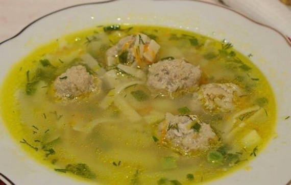 Суп с куриными фрикадельками и лапшой Суп с куриными фрикадельками и лапшой