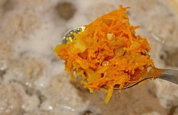 Суп с куриными фрикадельками и лапшой Суп с куриными фрикадельками и лапшой