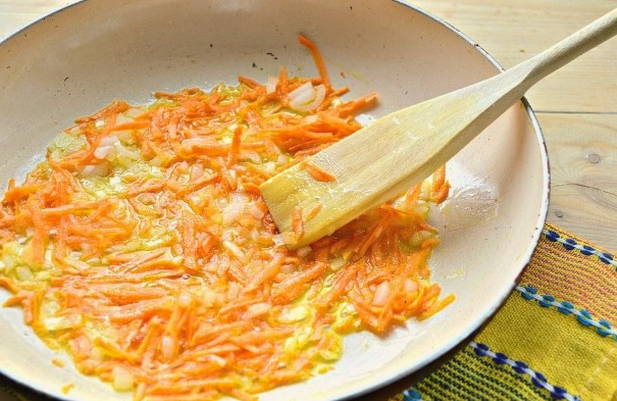 Суп на курином бульоне с фрикадельками