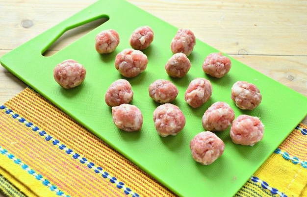 Суп на курином бульоне с фрикадельками