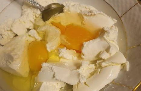 Сырники из рикотты с изюмом