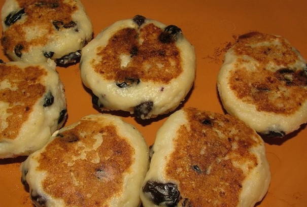 Пышные сырники из творога без яиц на сковороде
