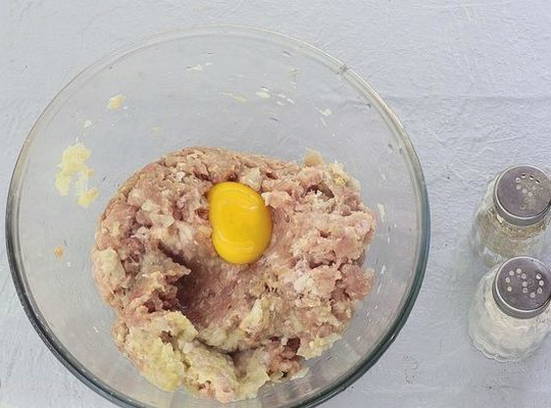 Суп с мясными фрикадельками и вермишелью Суп с мясными фрикадельками и вермишелью