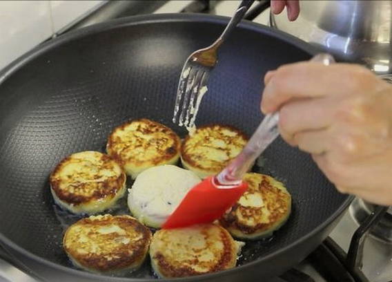 Сырники без муки и манки на сковороде Сырники без муки и манки на сковороде