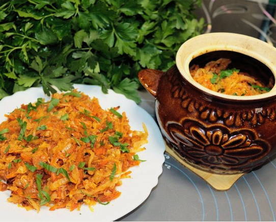 Тушеная капуста в горшочке в духовке