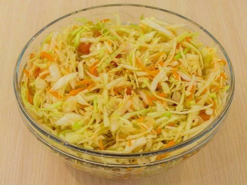 Тушеная капуста с курицей в духовке