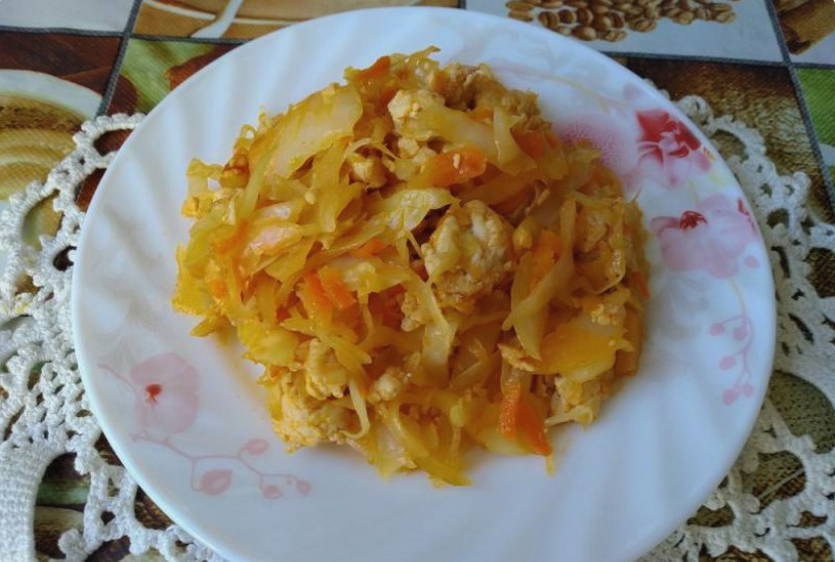 Тушеная капуста с фаршем в кастрюле Тушеная капуста с фаршем в кастрюле
