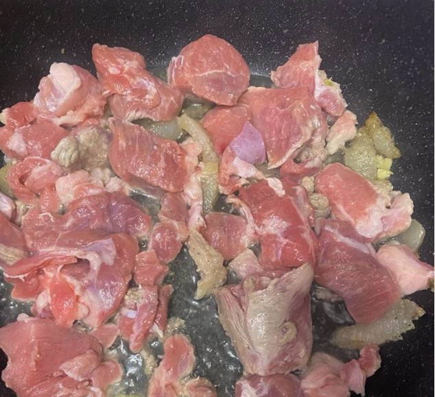 Тушеная капуста с мясом в казане Тушеная капуста с мясом в казане