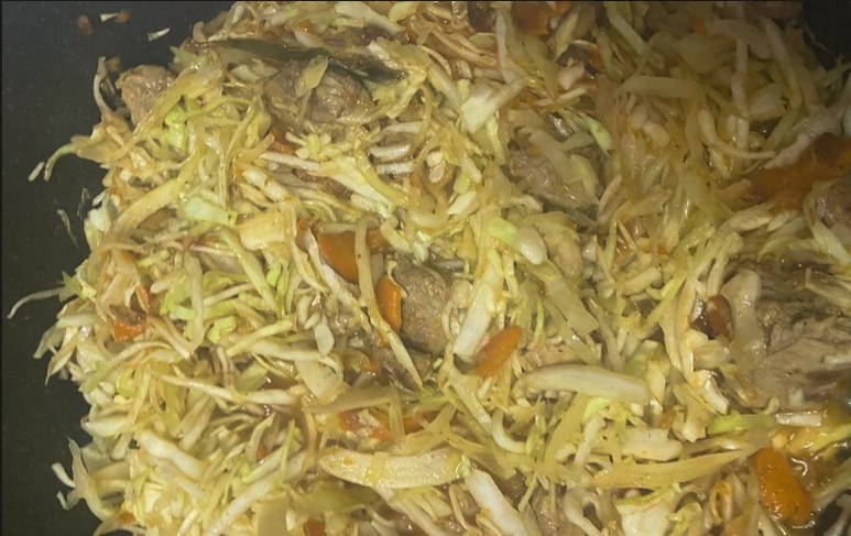 Тушеная капуста с мясом в казане Тушеная капуста с мясом в казане