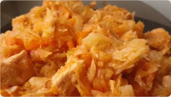 Тушеная капуста с курицей на сковороде Тушеная капуста с курицей на сковороде