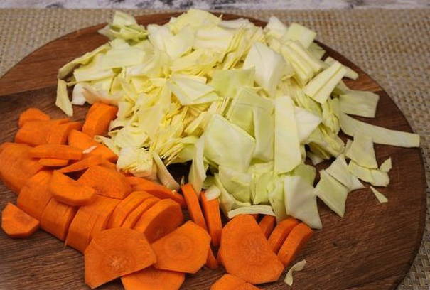 Тушеная капуста с картошкой и мясом в духовке Тушеная капуста с картошкой и мясом в духовке