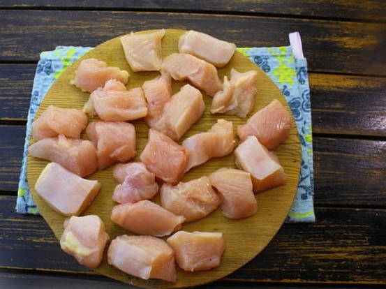 Тушеная капуста с курицей в рукаве в духовке