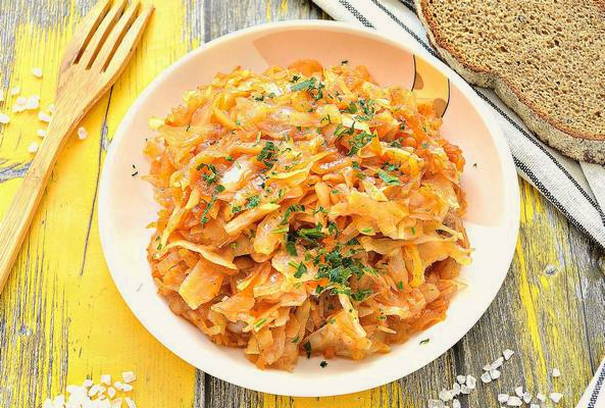 Классическая тушеная капуста без мяса на сковороде Классическая тушеная капуста без мяса на сковороде